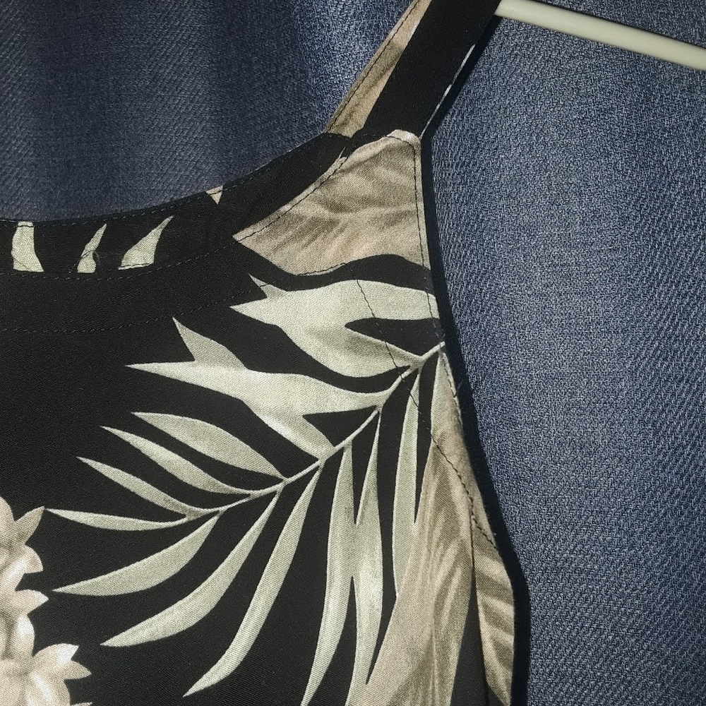 Dress - Picture 4 of 8